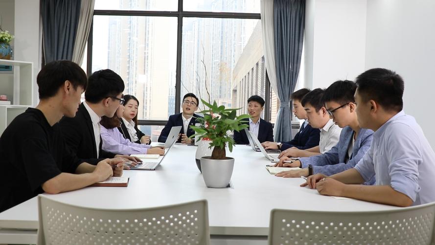 湖南众趣教育科技 以智能教育设备赋能未来课堂，构建区域教育新生态